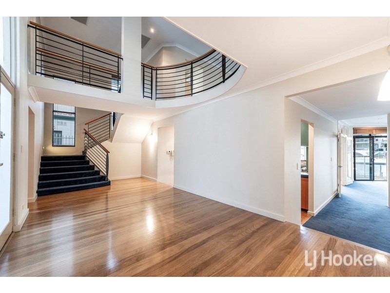 3 Starfire Close, Halls Head WA 6210