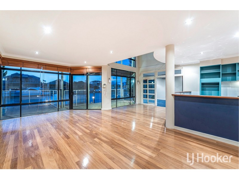 3 Starfire Close, Halls Head WA 6210