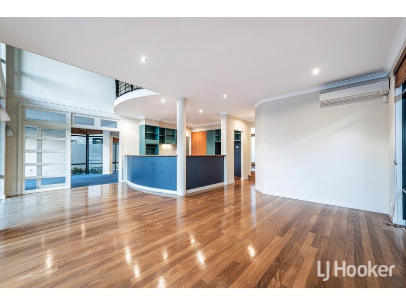 3 Starfire Close, Halls Head WA 6210