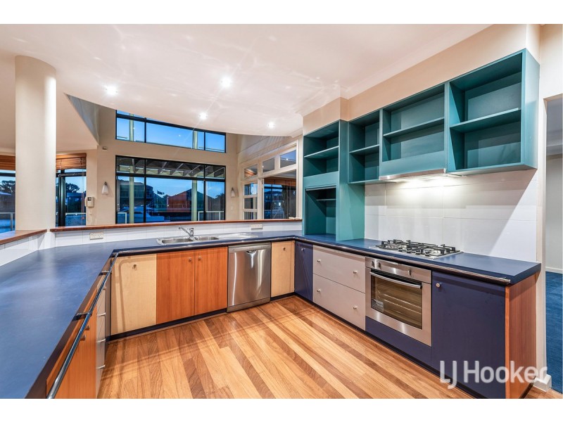 3 Starfire Close, Halls Head WA 6210