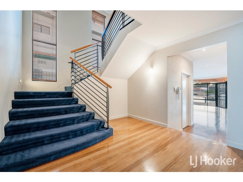 3 Starfire Close, Halls Head WA 6210