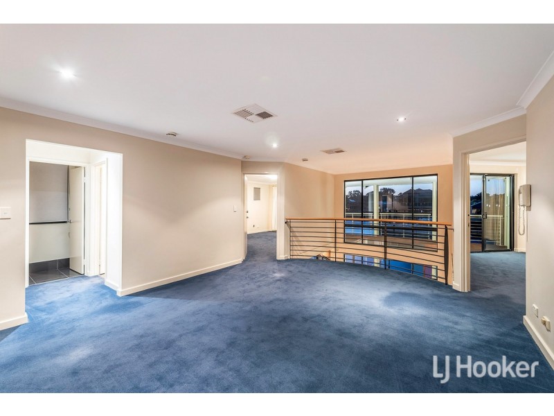 3 Starfire Close, Halls Head WA 6210