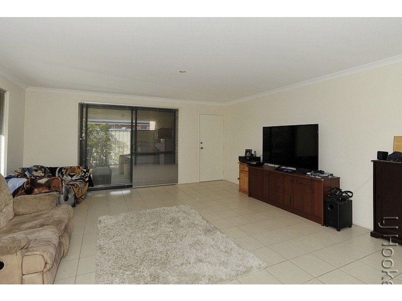 293 Pebble Beach Boulevard, Meadow Springs WA 6210