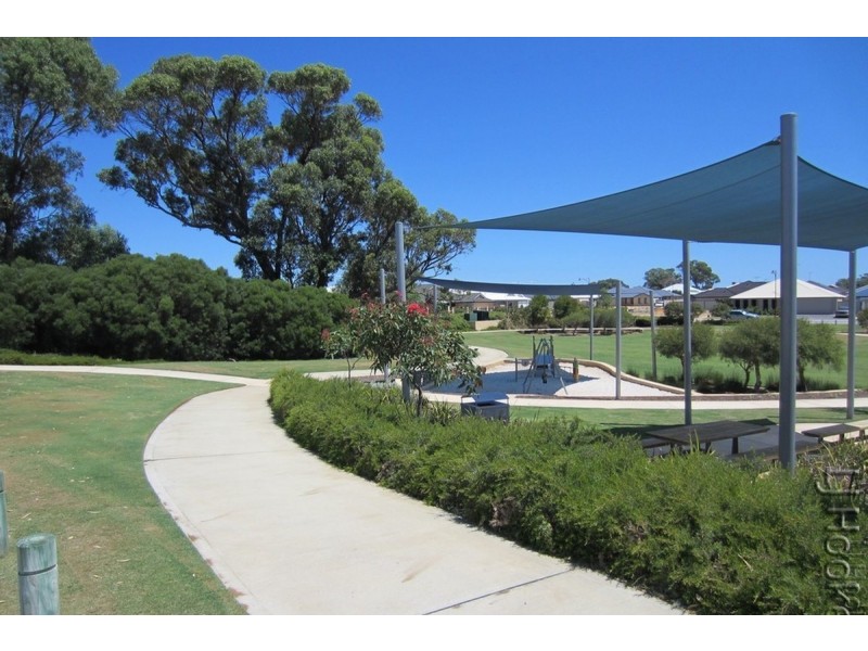 293 Pebble Beach Boulevard, Meadow Springs WA 6210