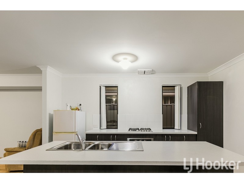 16 Finchley Way, Wellard WA 6170