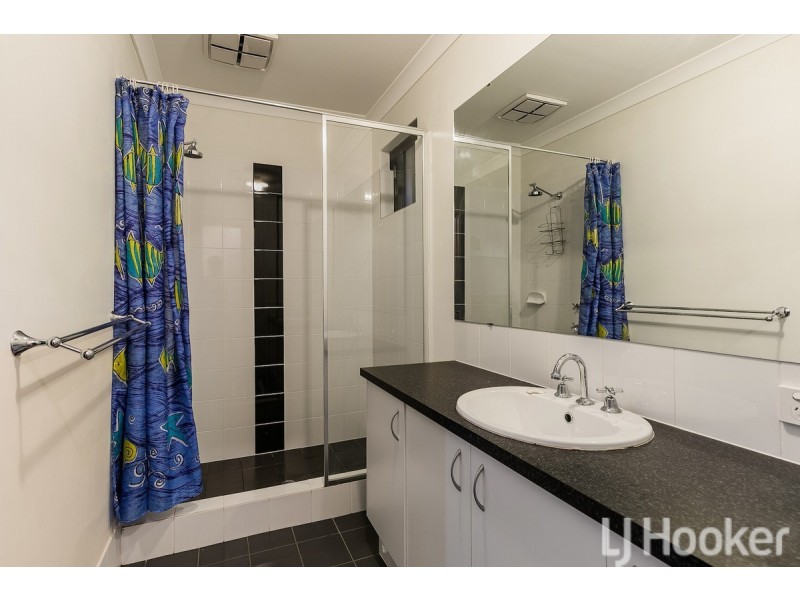 16 Finchley Way, Wellard WA 6170