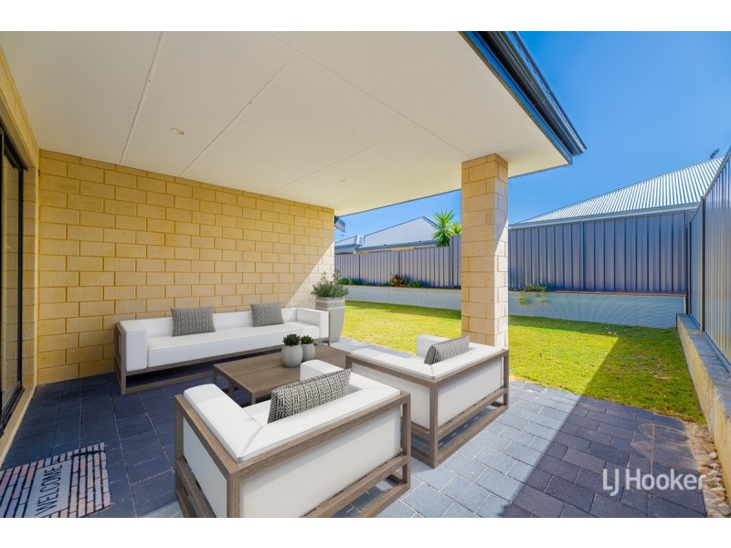 24 Headingley Link, Meadow Springs WA 6210