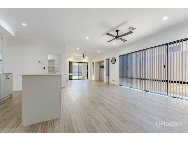 24 Headingley Link, Meadow Springs WA 6210