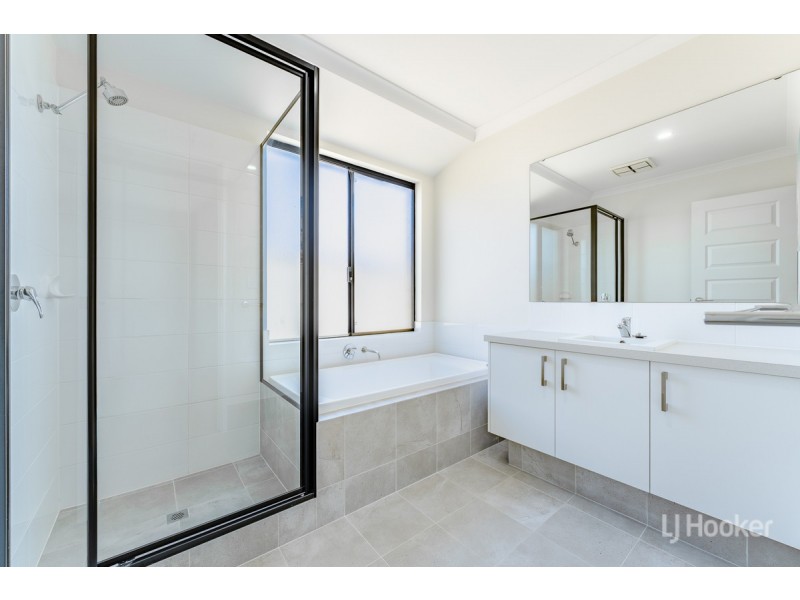 24 Headingley Link, Meadow Springs WA 6210