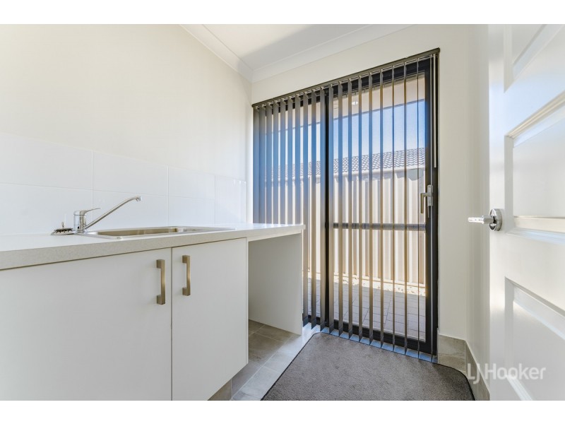 24 Headingley Link, Meadow Springs WA 6210