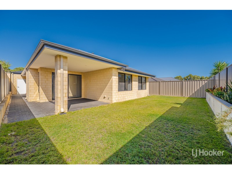 24 Headingley Link, Meadow Springs WA 6210