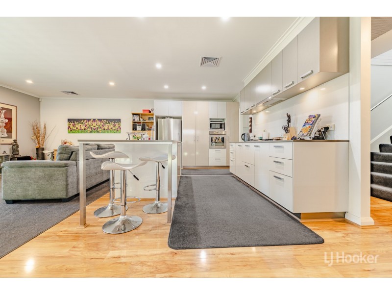 3 Oregon Court, Meadow Springs WA 6210