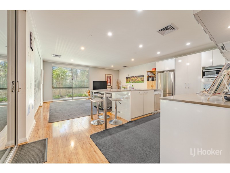 3 Oregon Court, Meadow Springs WA 6210