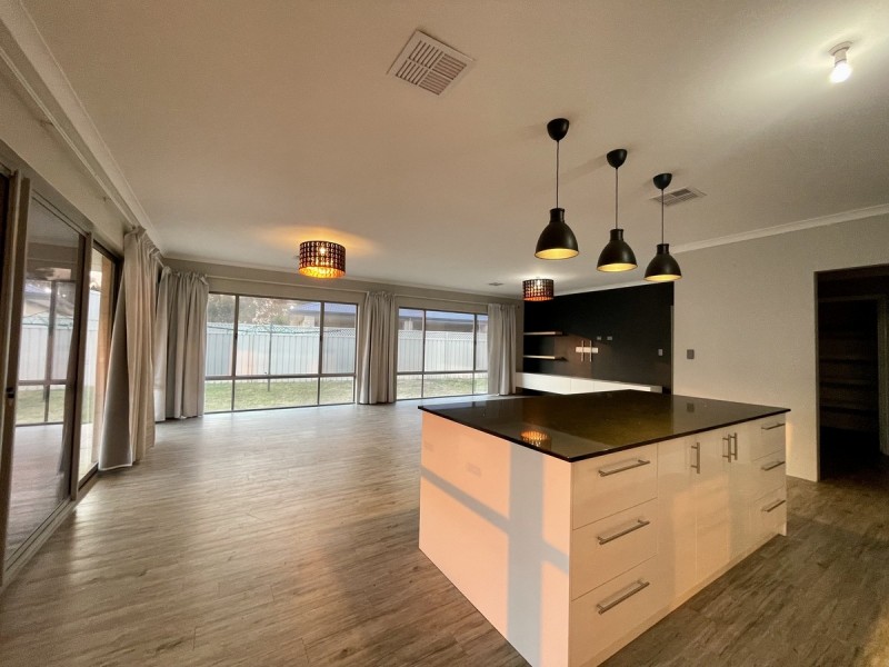 13 Sunset Circle, Pinjarra WA 6208