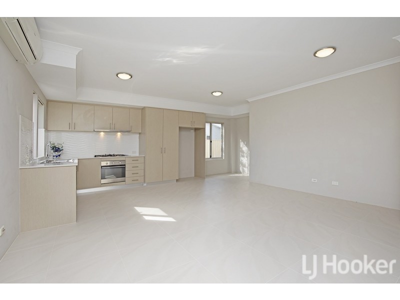 1/11 Eacott Street, Mandurah WA 6210