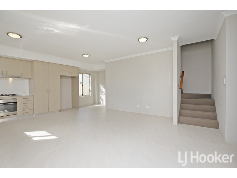 1/11 Eacott Street, Mandurah WA 6210