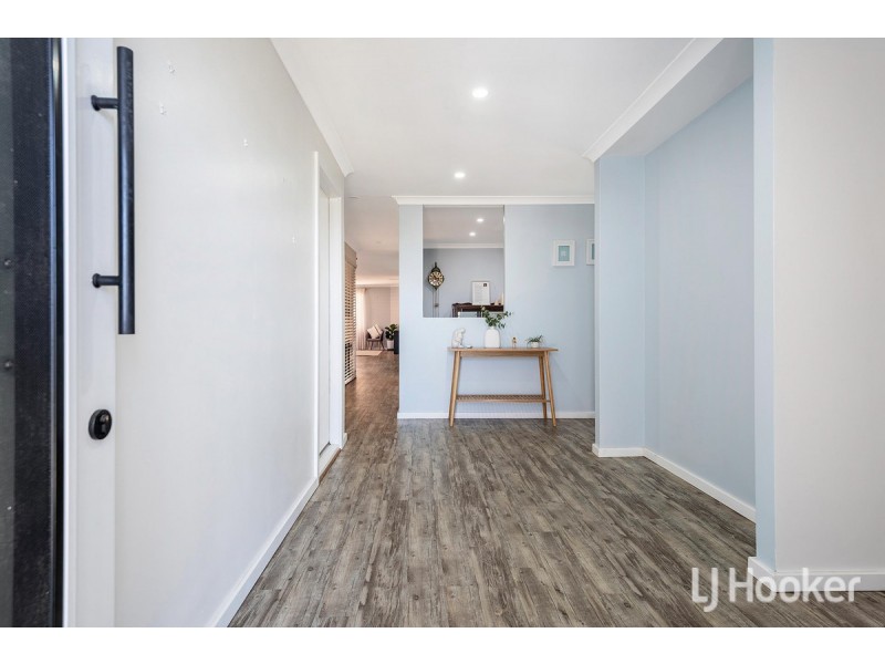 13 Possum Drive, Wannanup WA 6210