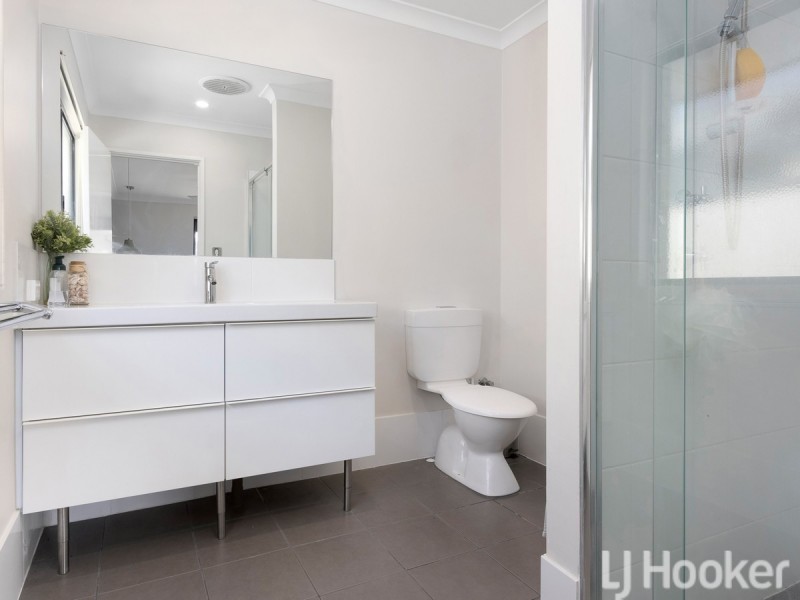 99 Pebble Beach Boulevard, Meadow Springs WA 6210