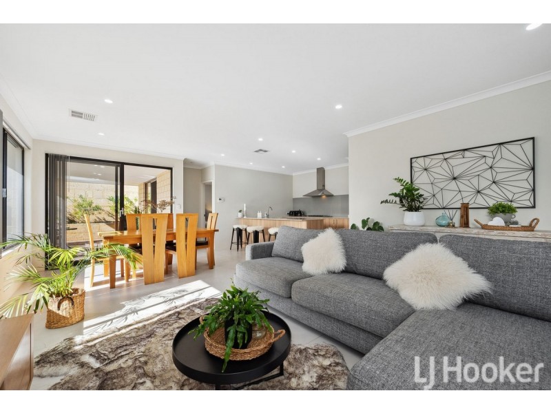 16 Picton Place, Lakelands WA 6180