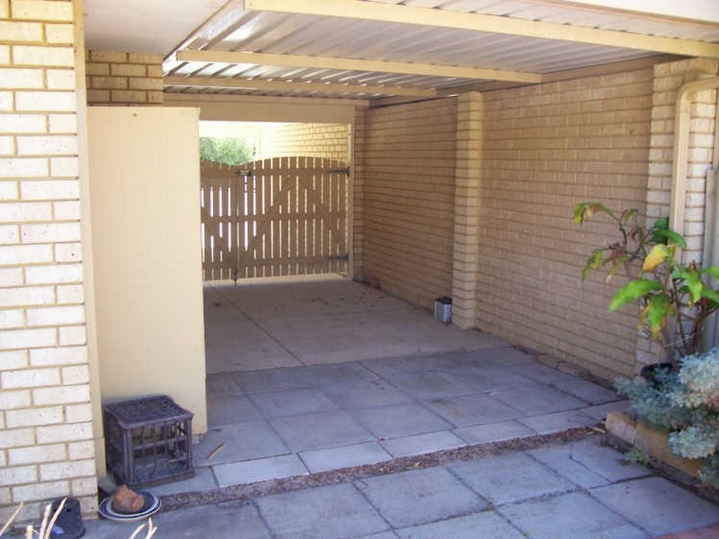 1/4 Kiama Court, Greenfields WA 6210