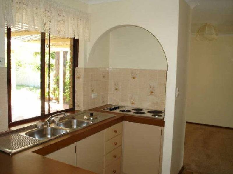 37 Glencoe Parade, Halls Head WA 6210