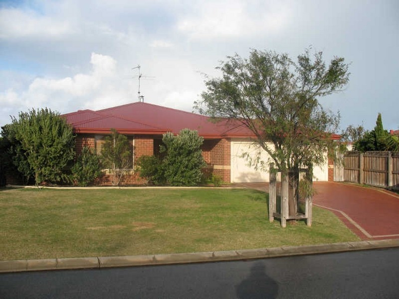 3 Castaway Cove, Halls Head WA 6210