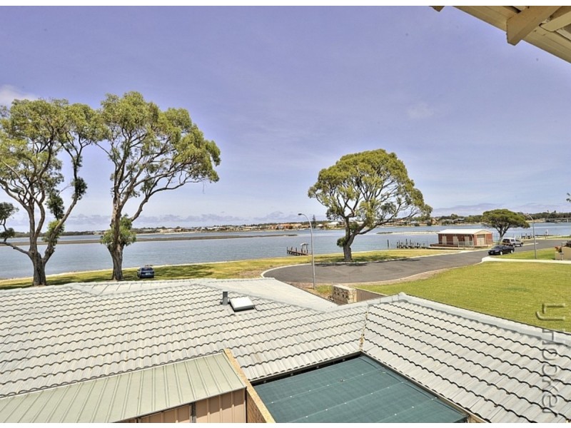 3/4 Soldiers Cove Terrace, Dudley Park WA 6210