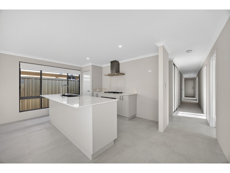 31 Catalina Drive, Lakelands WA 6180