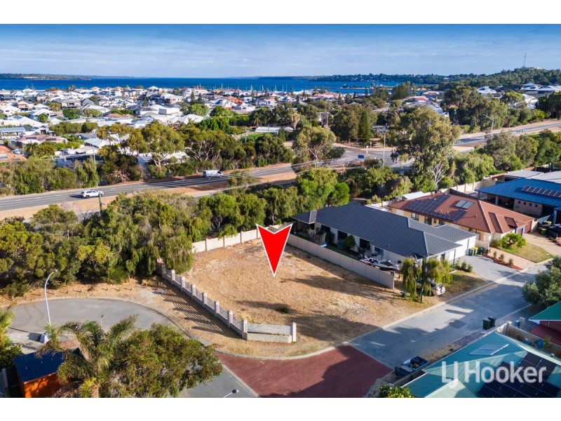 2 Royal Crescent, Wannanup WA 6210