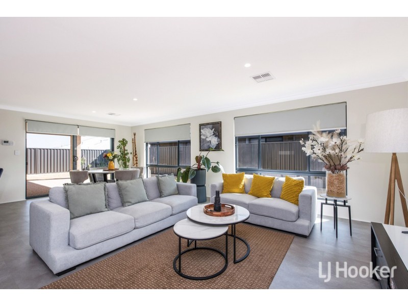 239 Badgerup Avenue, Lakelands WA 6180