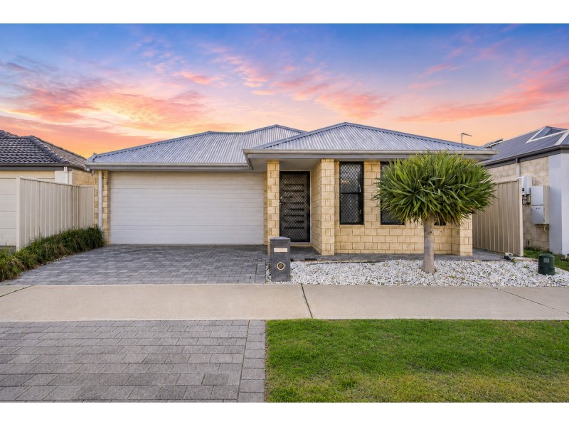 41 Sharperton Meander, Dudley Park WA 6210