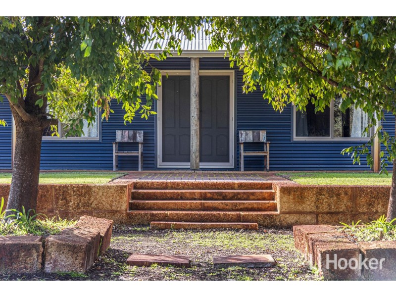 111 Kangaroo Loop, Birchmont WA 6214