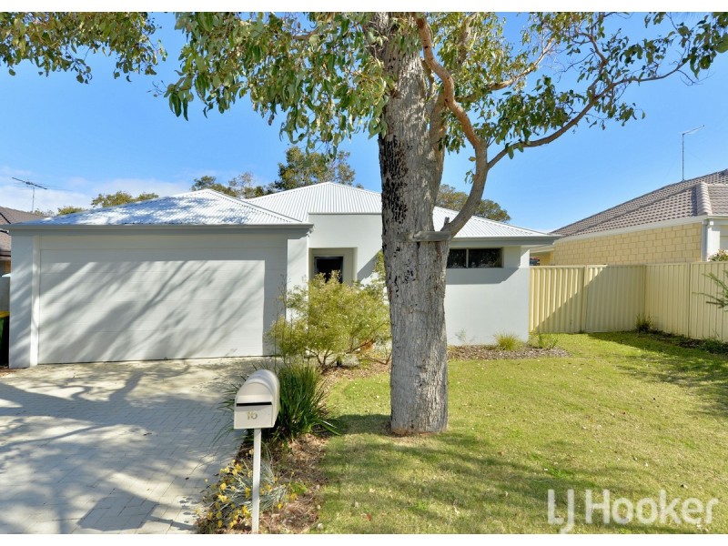 16 Honeydew Trail, Wannanup WA 6210