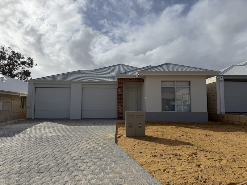 22 Magnolia Way, Lakelands WA 6180