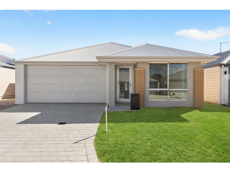 5 Larcom Road, Lakelands WA 6180