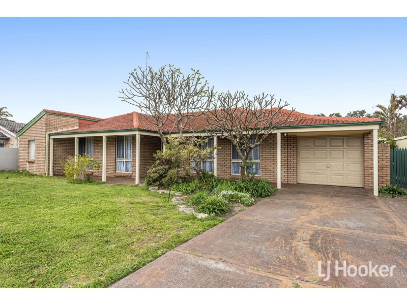 8 Sandalwood Parade, Halls Head WA 6210