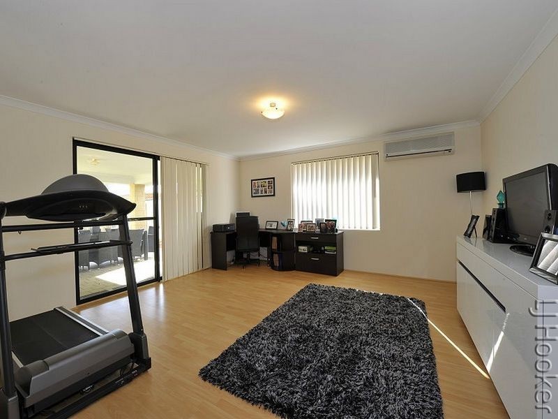 25 Nankeen Approach, Dudley Park WA 6210