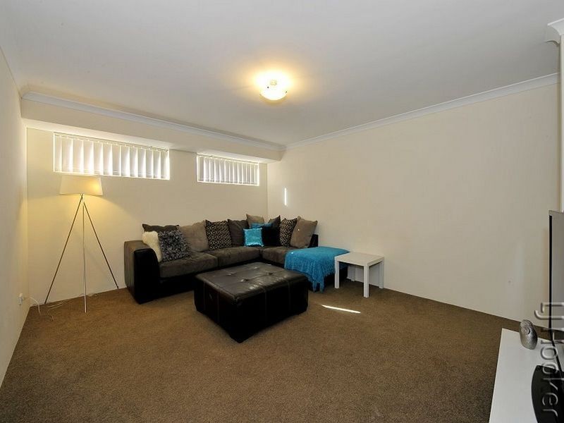 25 Nankeen Approach, Dudley Park WA 6210