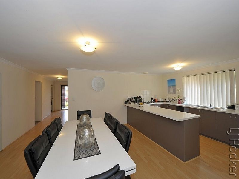 25 Nankeen Approach, Dudley Park WA 6210