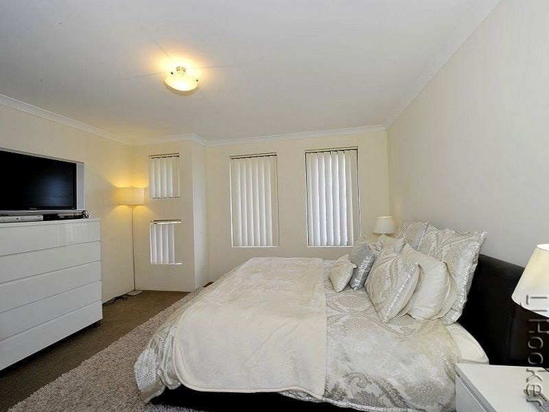 25 Nankeen Approach, Dudley Park WA 6210