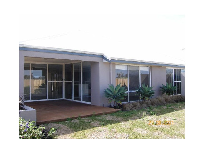 9 Dalona Parkway, Lakelands WA 6210