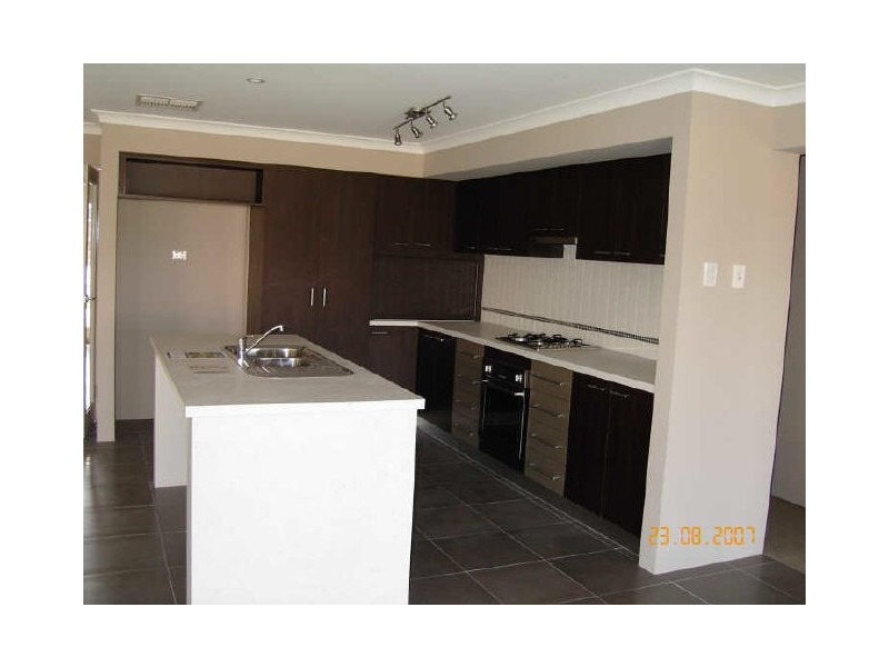 9 Dalona Parkway, Lakelands WA 6210