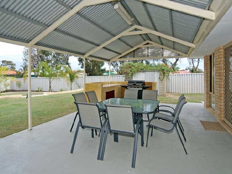 10 Scrubbird Court, Barragup WA 6210