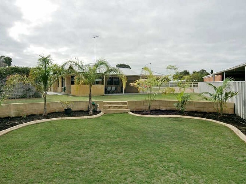 10 Scrubbird Court, Barragup WA 6210