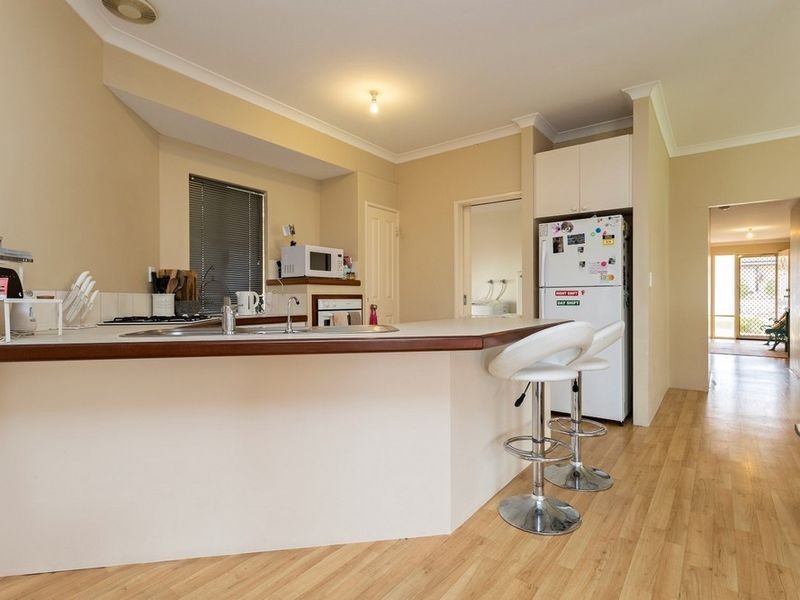 16 Heyerdahl Way, Dudley Park WA 6210