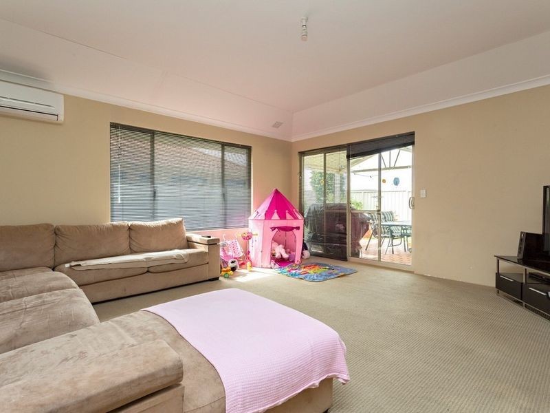 16 Heyerdahl Way, Dudley Park WA 6210