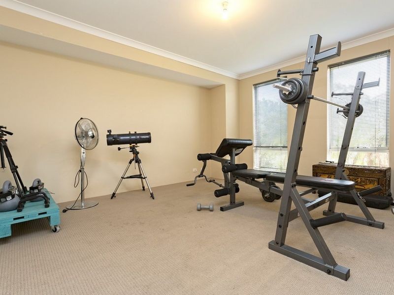 16 Heyerdahl Way, Dudley Park WA 6210