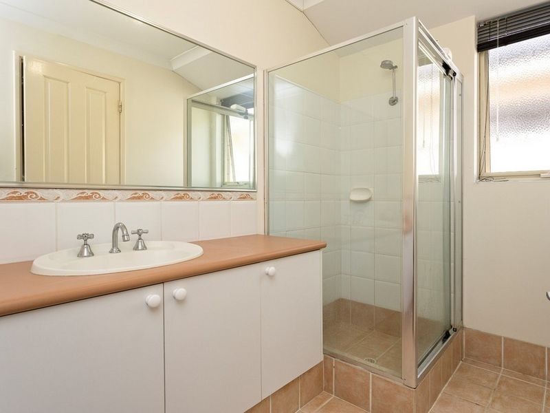 16 Heyerdahl Way, Dudley Park WA 6210