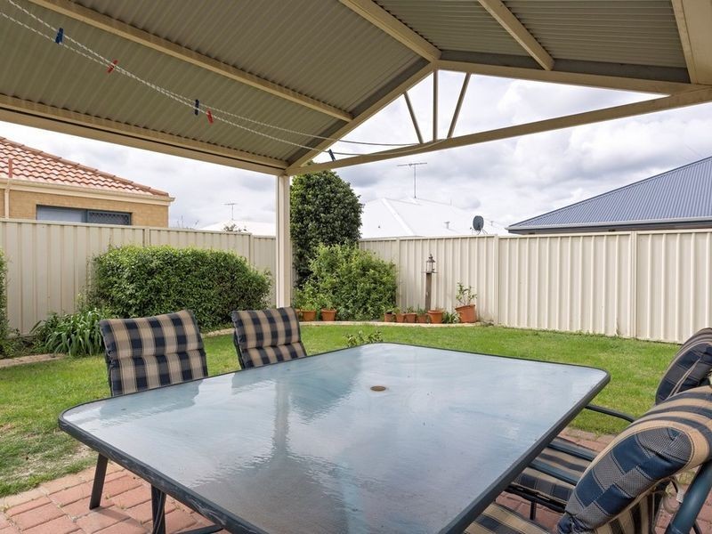 16 Heyerdahl Way, Dudley Park WA 6210