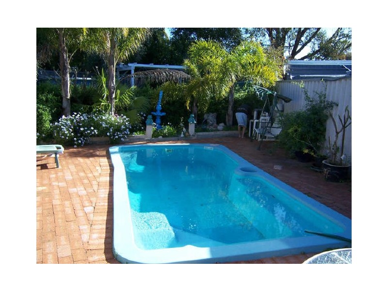 4 Flamingo Court, Greenfields WA 6210